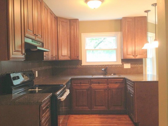 Building Photo - 8727 Sleepy Hollow