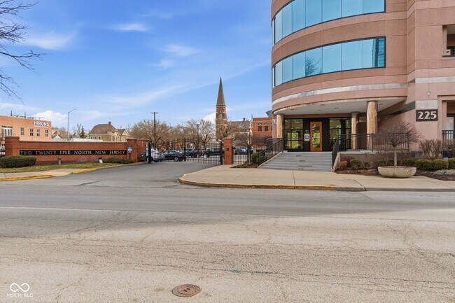 Foto del edificio - 225 N New Jersey St