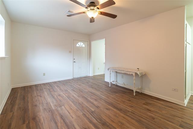 Building Photo - 306 W Marble St