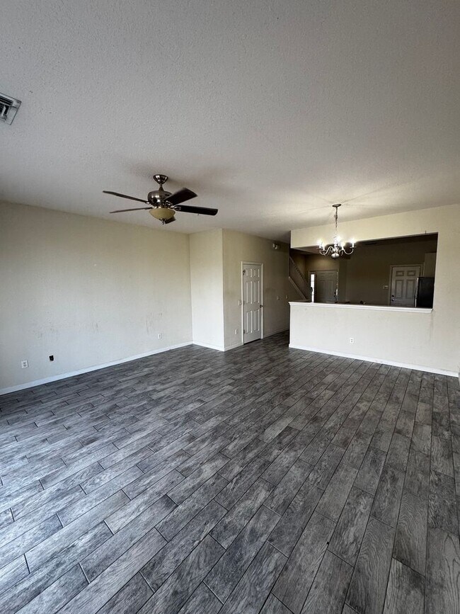 Foto del edificio - Beautiful 3BR/2.5BA Townhome with Water View in Fore Ranch