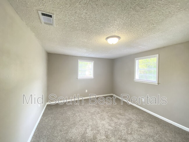 Building Photo - 1521 Valmar St