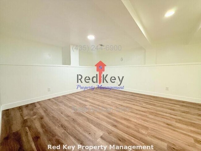 Foto del edificio - 3150 W Duplex