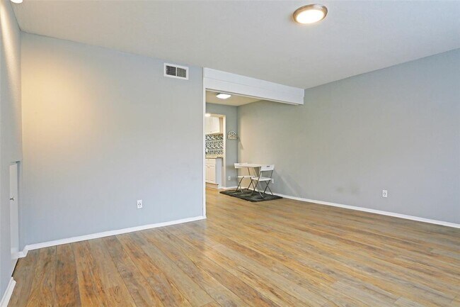 Foto del edificio - 11647 Chimney Rock Rd