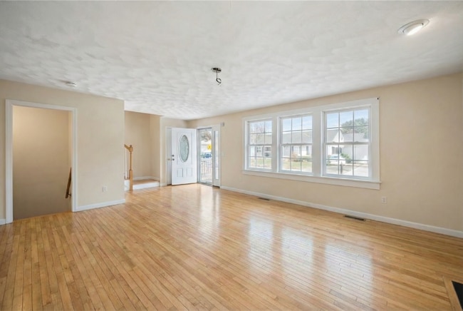 Photo - 75 Hagan St House