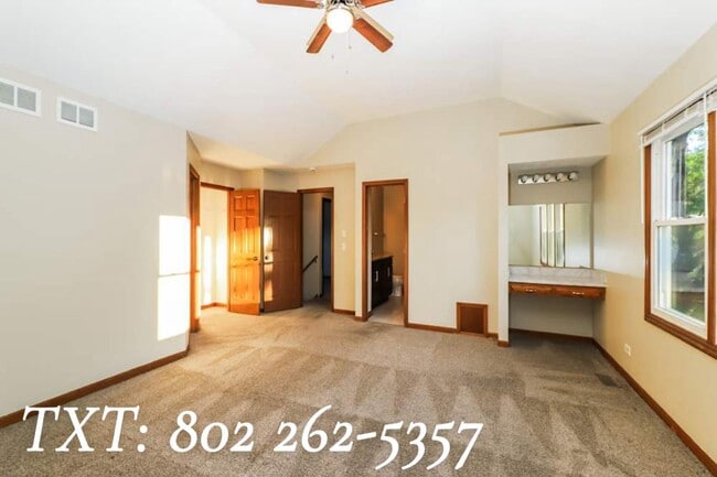 Foto del edificio - 2527 Leach Dr