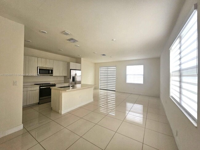 Building Photo - 15839 NW 91st Ct