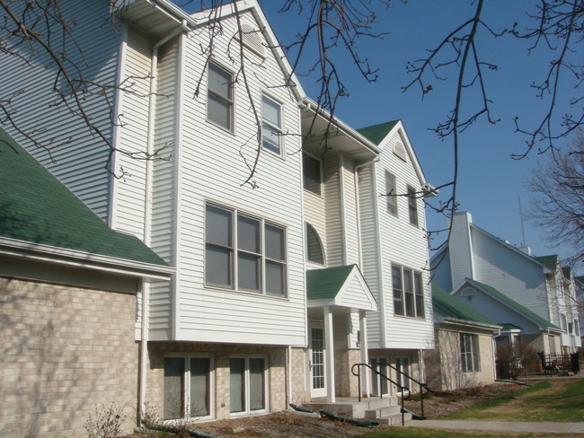 Building Photo - Hamline Apartments