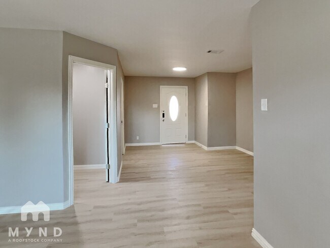 Foto del edificio - 204 E Ave C