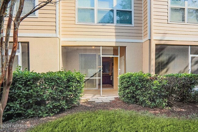 Building Photo - 11534 Summerview Cir