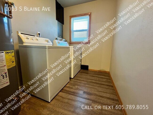 Foto del edificio - Updated 2 Bedroom Duplex!