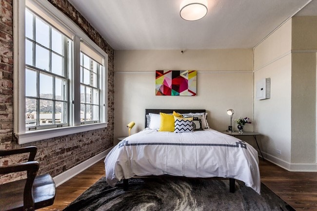 Building Photo - Glendale Flats