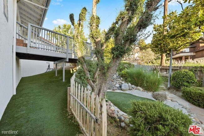 Building Photo - 5 br, 4 bath House - 21833 De la Luz Ave