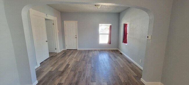 Foto del edificio - 408 Rudd Ave