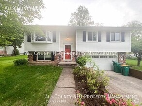Building Photo - 8988 Birchwood Dr
