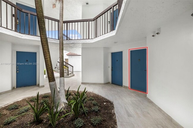 Building Photo - 9407 Fontainebleau Blvd