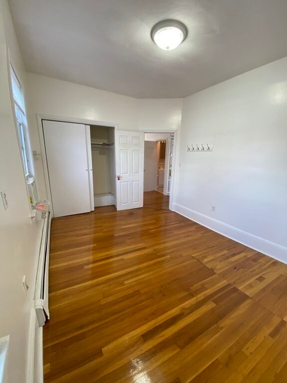 Building Photo - 321 Elm St