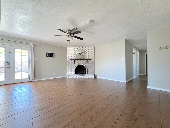 Foto del edificio - West El Paso 3 bed refrig A/C Home