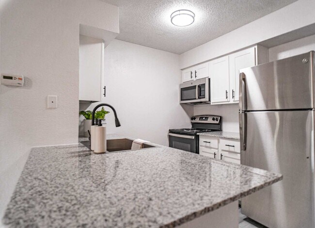 Building Photo - 12330 Metric Blvd