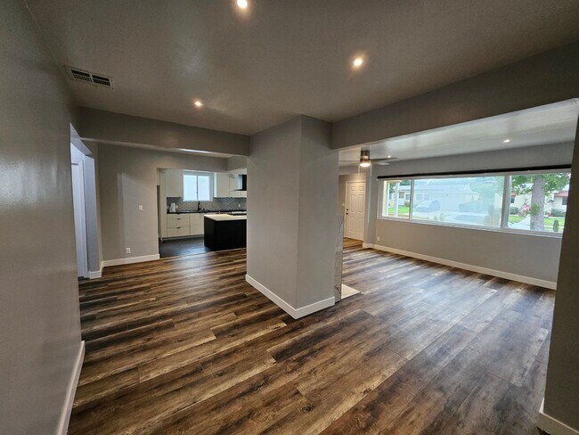 Foto del edificio - 1417 Evergreen St