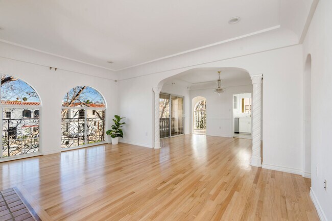 Building Photo - 6418 W 6th St