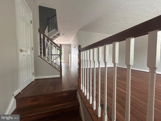 Building Photo - 1635 Elkwood Ct