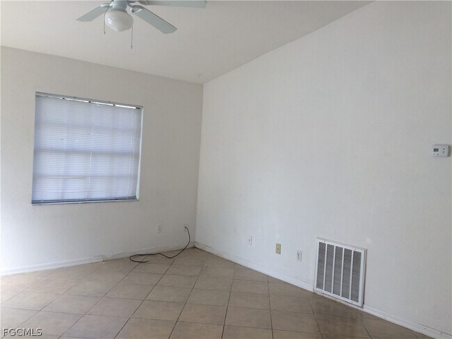 Foto del edificio - 19237 Tangerine Rd