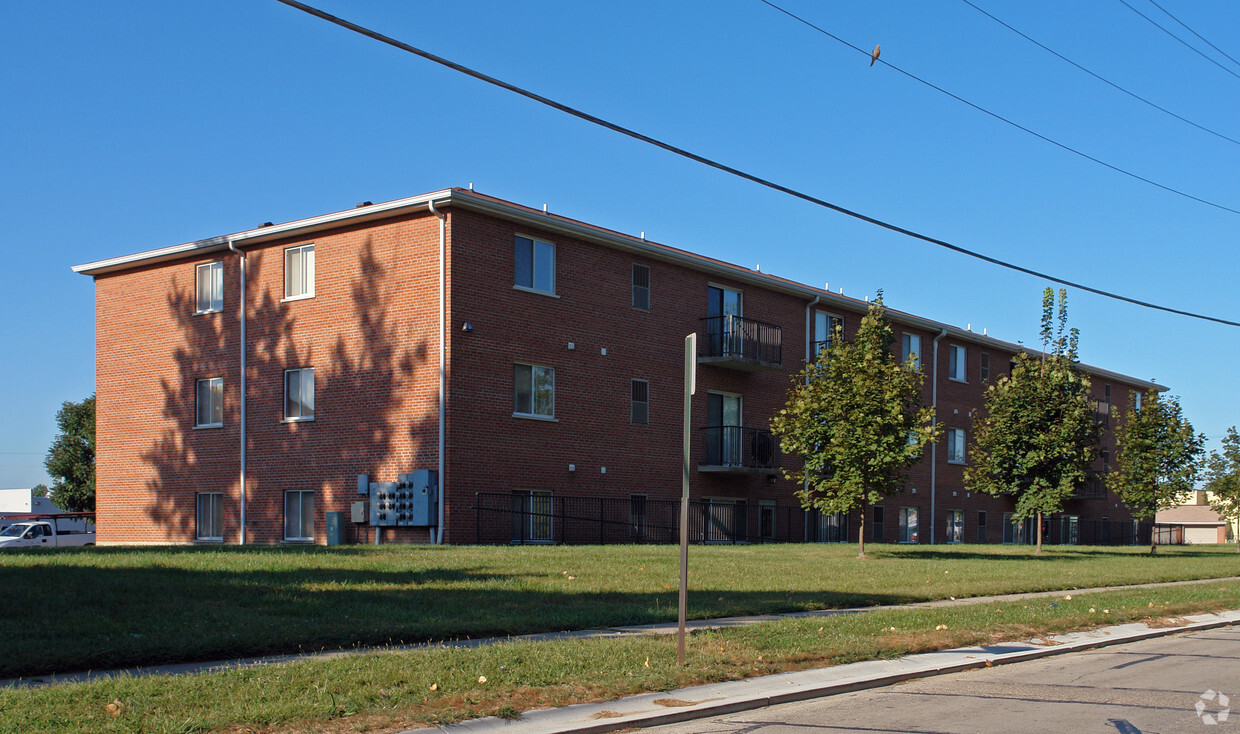 Primary Photo - Auburn Park Apartments