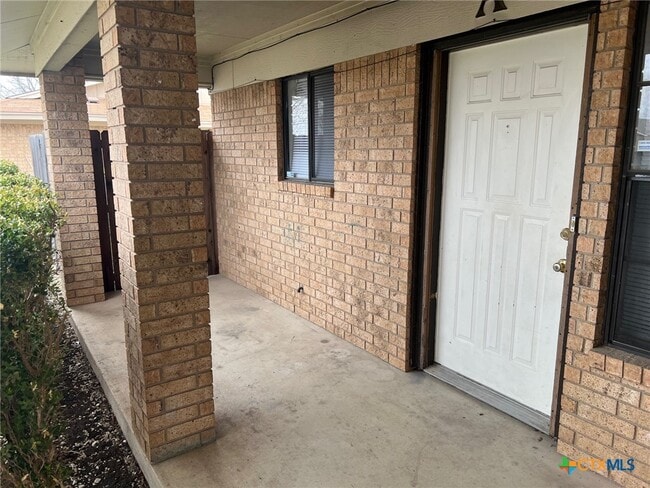 Building Photo - 2406 Shoemaker Dr