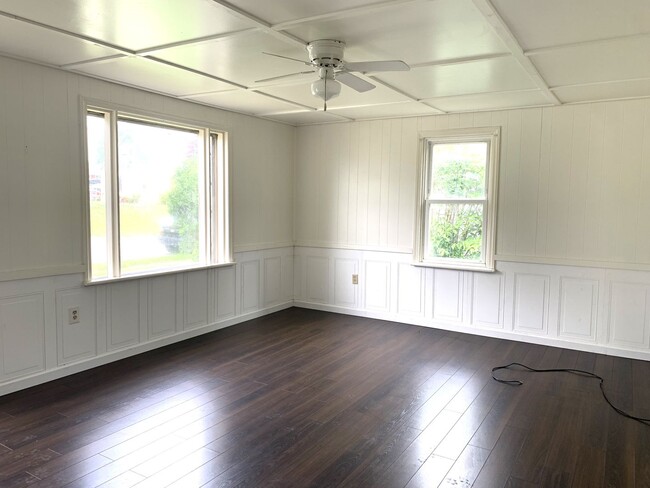 Building Photo - CONTRACT PENDING!!
