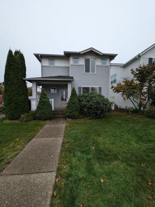 Primary Photo - Corner lot 3 bed, 2.5 bath DuPont home!
