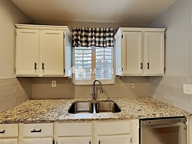 Foto del edificio - 3 br, 2 bath House - 3501 Yucca Ave