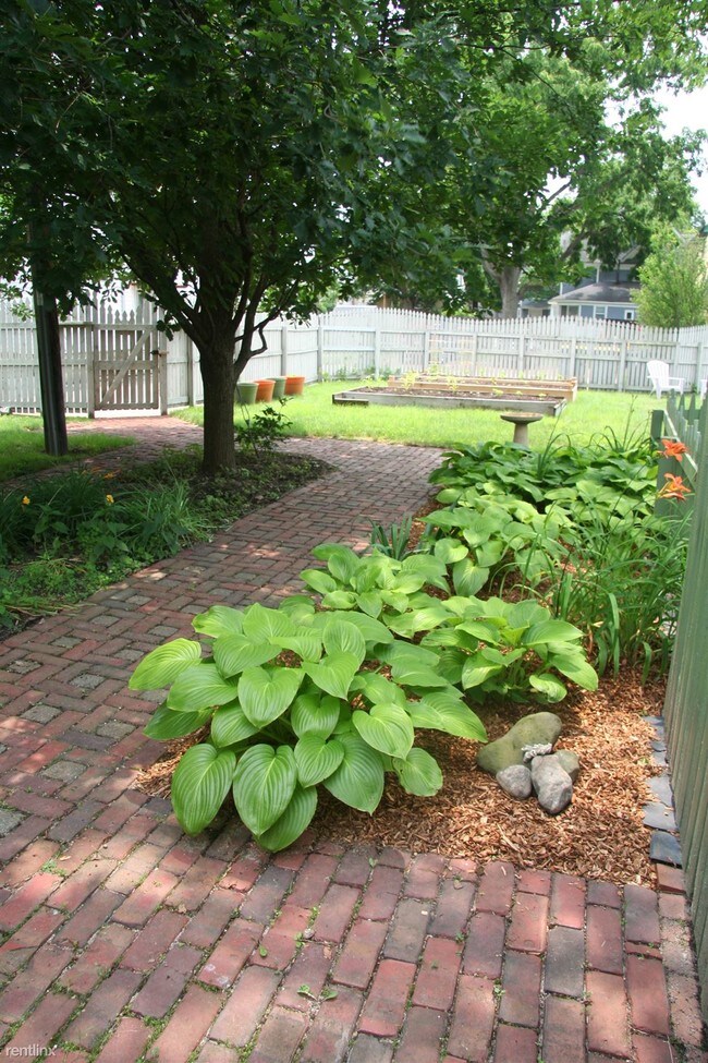 Foto del edificio - 2 br, 1 bath House - Quaint Historic Distr...