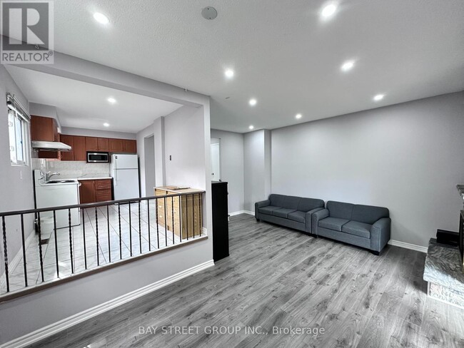 Photo du bâtiment - 193 Silver Springs Blvd
