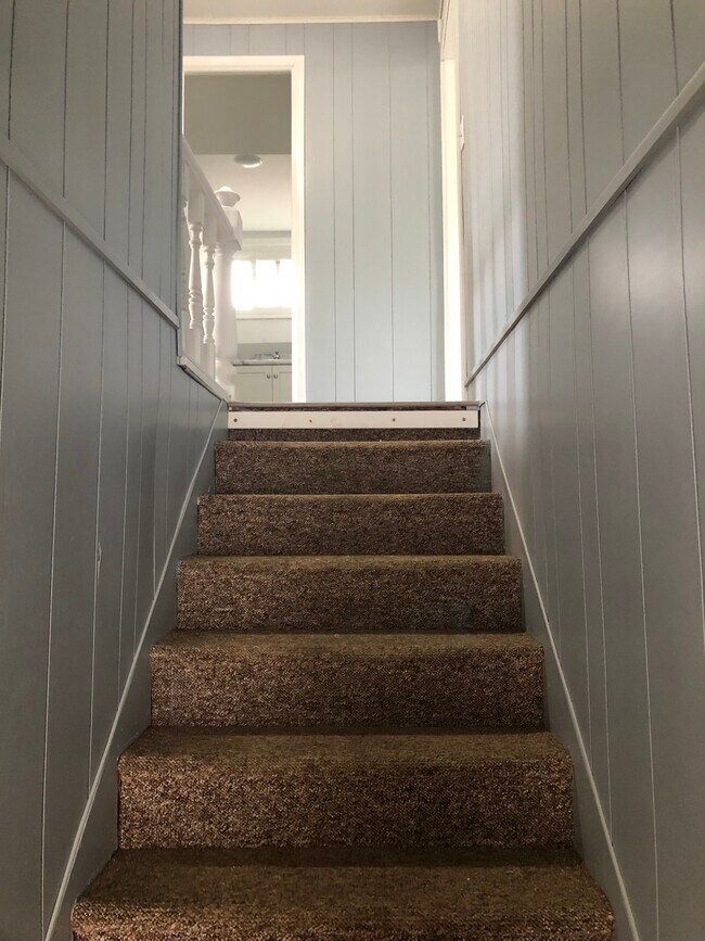 Unit 2 Upstairs - 260 Central Ave N