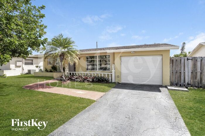 Foto principal - 9540 NW 25th St