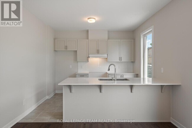 Building Photo - 350 Falsetto St