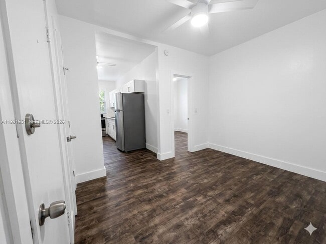 Foto del edificio - 317 W 28th St