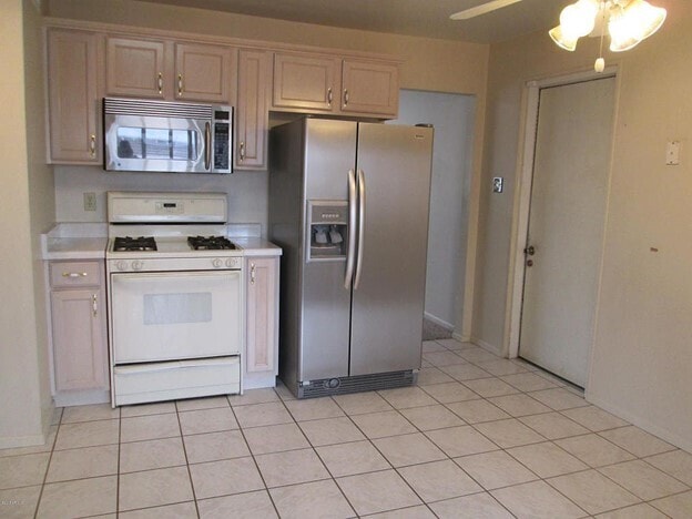 Photo - 2 Bedroom, 1.5 Bath Home Available Now! SE...