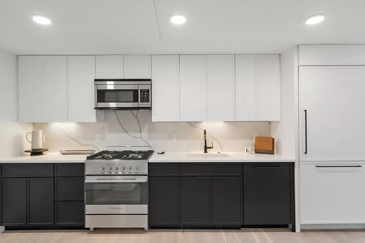 Building Photo - charming 1 Bedroom