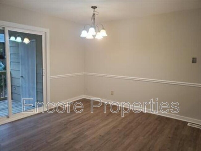 Foto del edificio - 7305 Leesville Rd