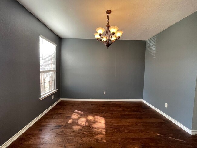 Foto del edificio - 2718 Bordeaux Dr