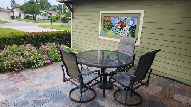 Foto del edificio - 521 Whitewater Way
