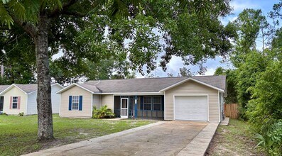 Building Photo - 910 Ave A