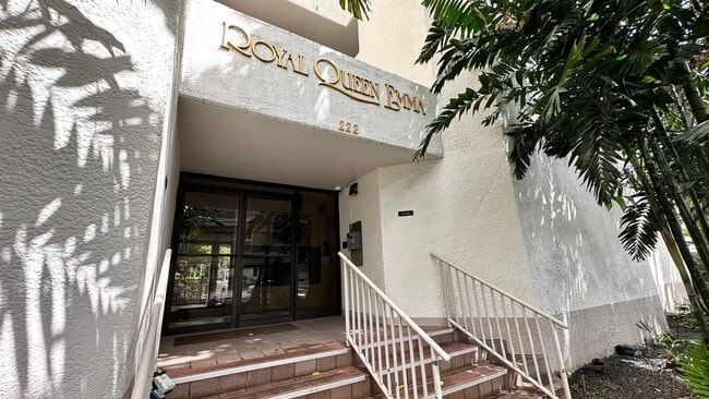 SPACIOUS 2 BED/2 BATH/1 PRKG & WASHER/DRYE... - SPACIOUS 2 BED/2 BATH/1 PRKG & WASHER/DRYE... Apartment