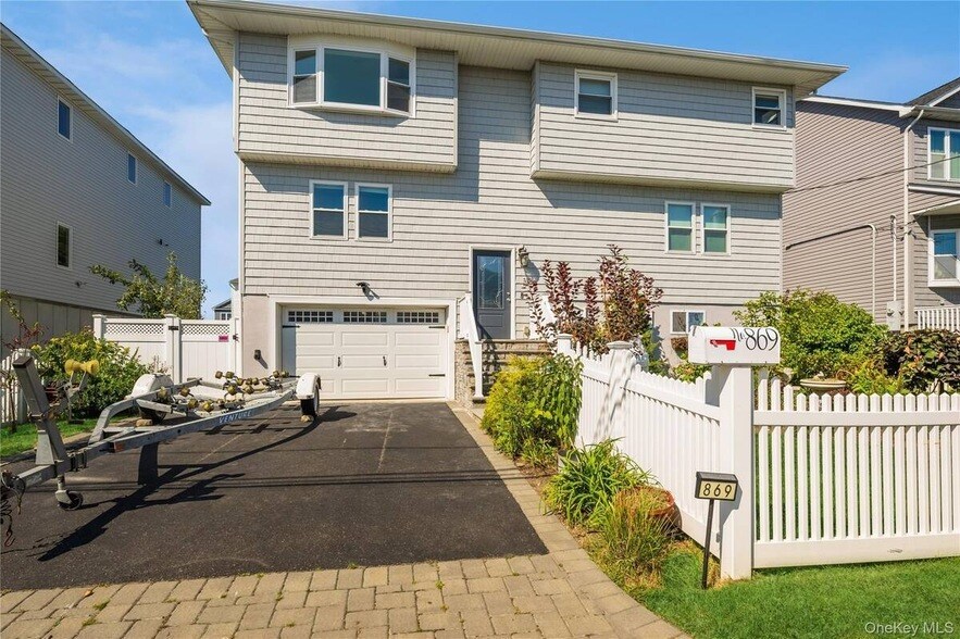 Foto principal - 869 Beach St