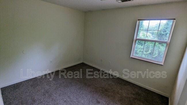 Building Photo - 134 Rolland St