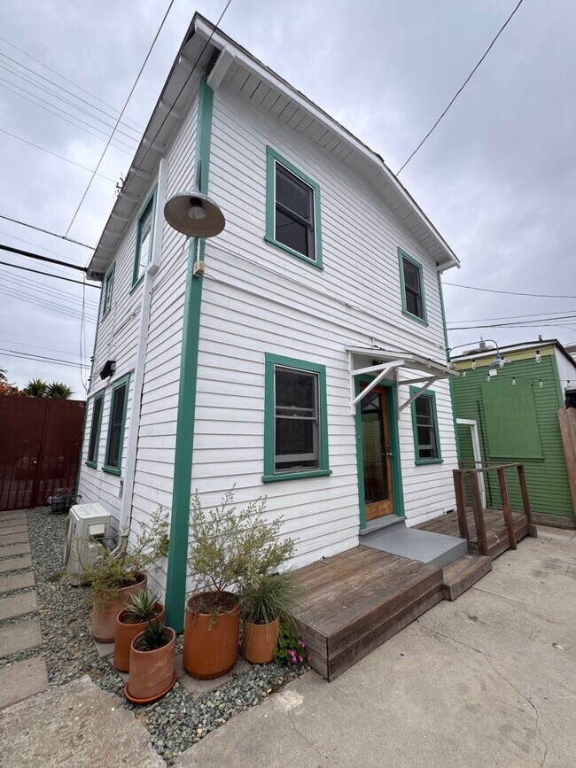 1413 1/2 - 1413 Abbot Kinney Blvd