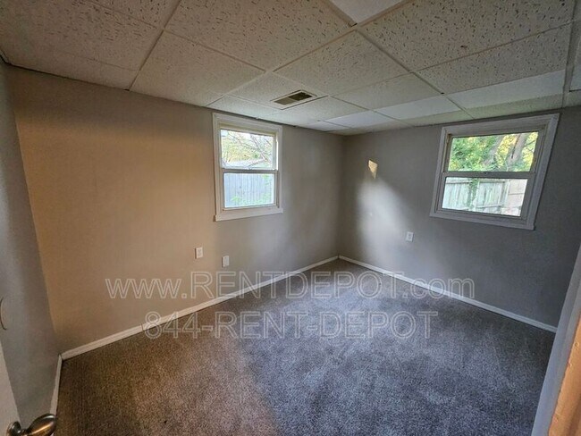 Foto del edificio - 2619 S St James Blvd