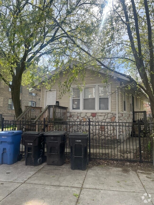 Building Photo - 7414 S Colfax Ave