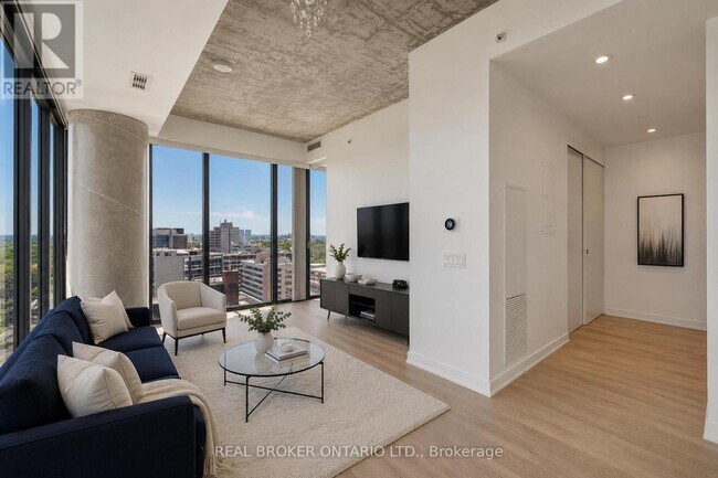 Photo du bâtiment - 185 Roehampton Ave